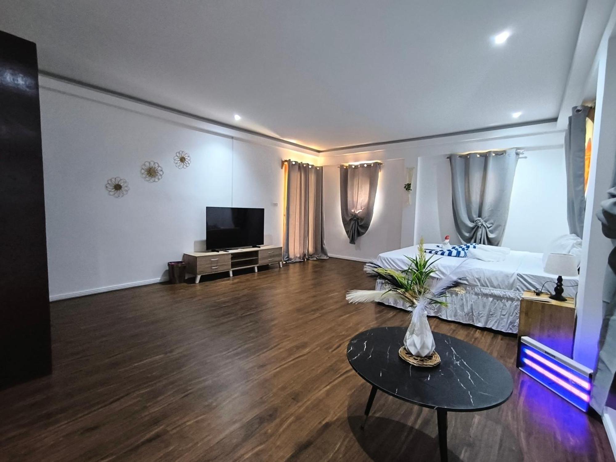 U Story Resort